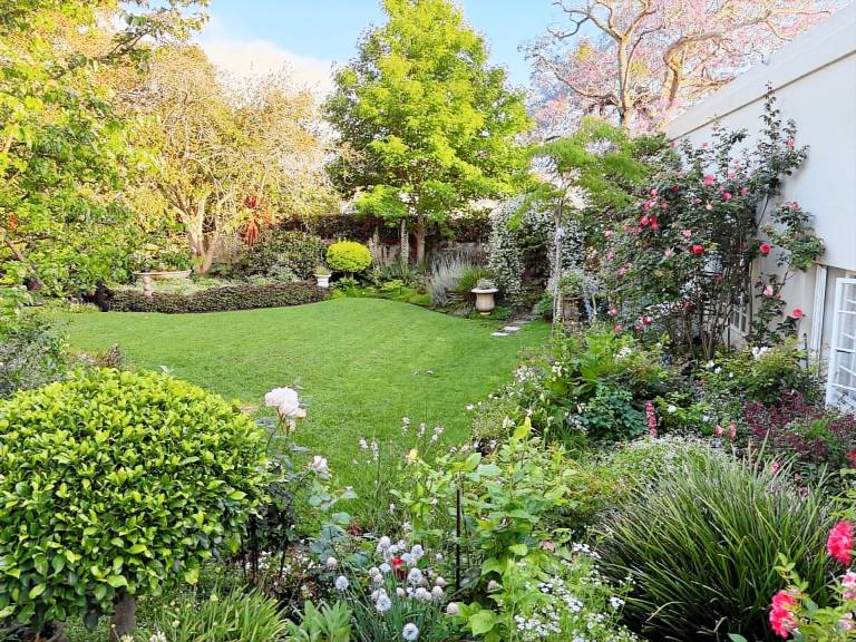 Magical Garden Cottage Fibre Wi Fi & Solar