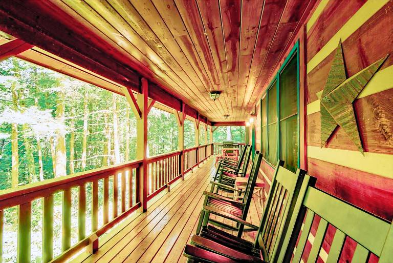 Little Creek Lodge - Creek side Valle Crucis cabin with Hot Tub Minutes to Boone! — photo 3