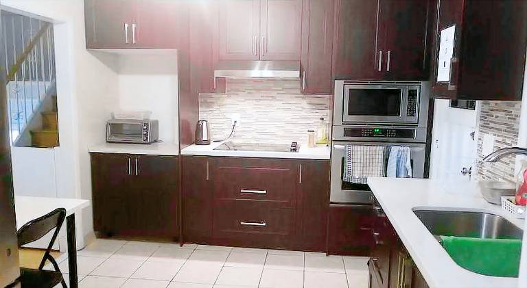 Private Rooms, Free Parking, Full Kitchen, Best Prices in Town- York University Heights — photo 4