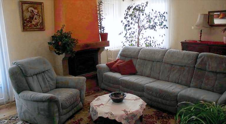 Apartment with patio & yard — photo 2