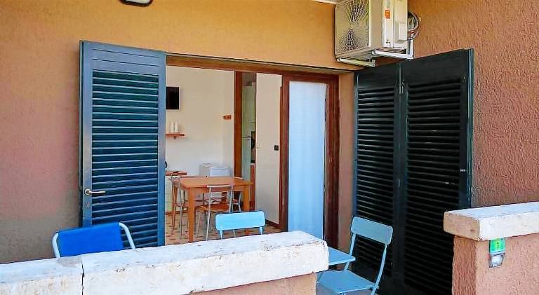 Beautiful apartment with yard & pool | Pet-friendly — photo 3