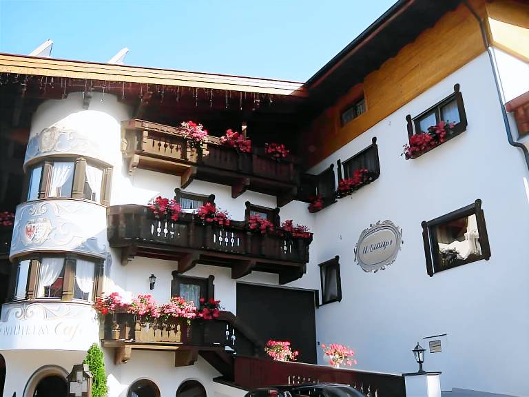 Holiday apartment with patio in Ehrwald