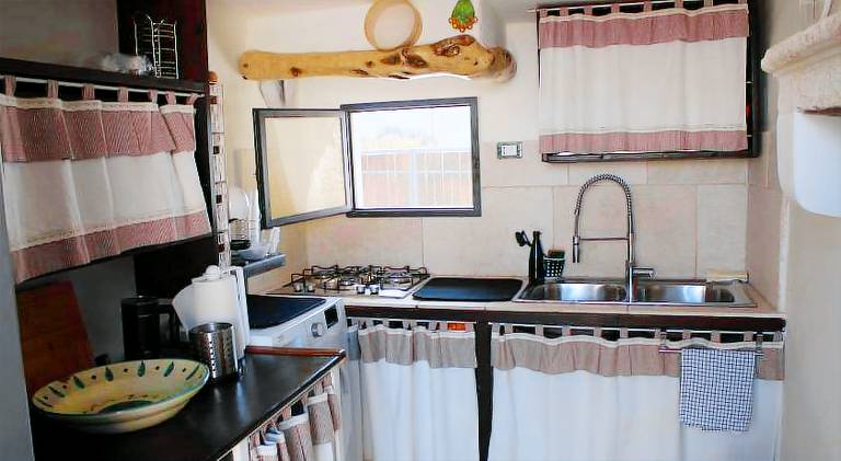 House with pool | Pets are welcome — photo 4