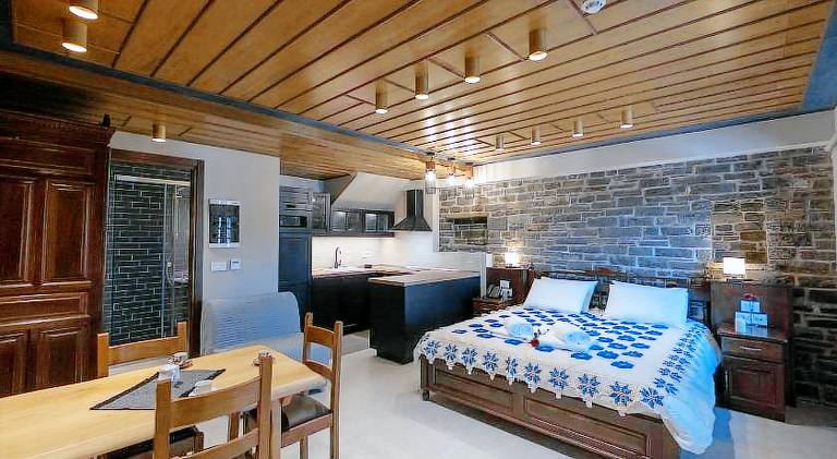 Serviced apartment with hot tub & yard | Good for workation | Pet-friendly — photo 2