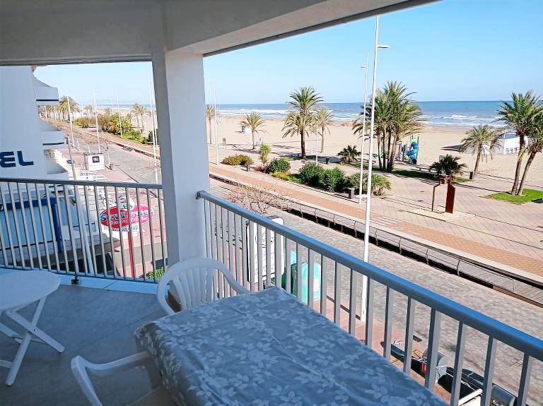 Rental apartment with terrace, yard & pool | Beach view — photo 4