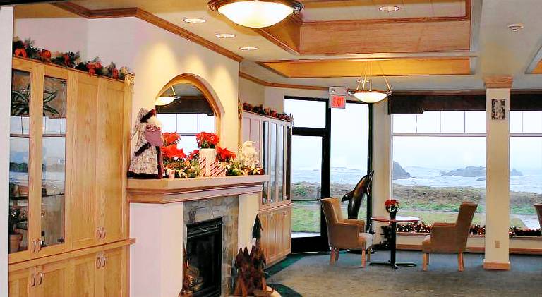 Oceanfront Lodge — photo 2