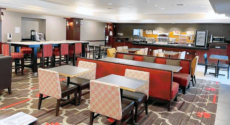 Country Inn & Suites by Radisson, Garden City, KS — photo 2