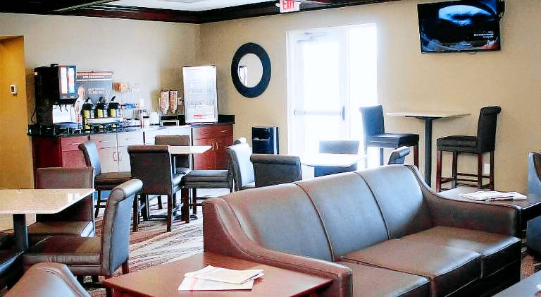 Cobblestone Inn - Soda Springs — photo 2
