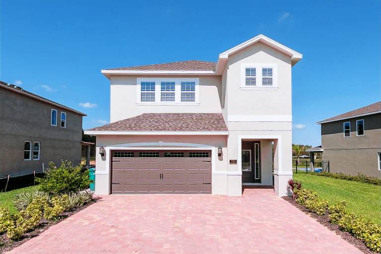 House with private pool & jacuzzi — photo 2