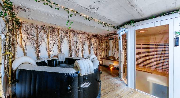 House with hot tub | Perfect for remote work — photo 3
