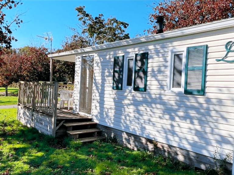 Mobilheim für 5 Personen mit Terrasse in Prailles