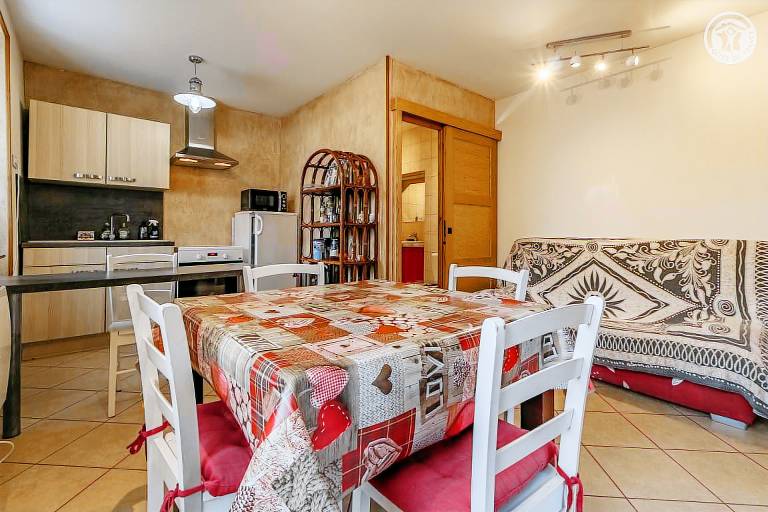 Gite with yard & patio — photo 4