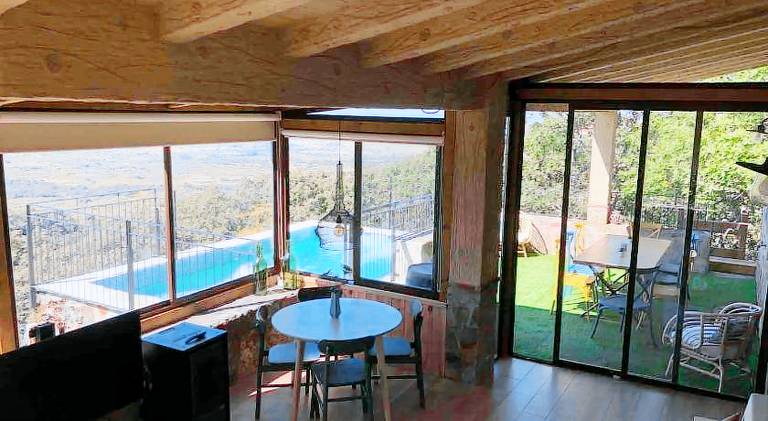 Chalet with barbecue, private pool & patio | Perfect for remote work — photo 5