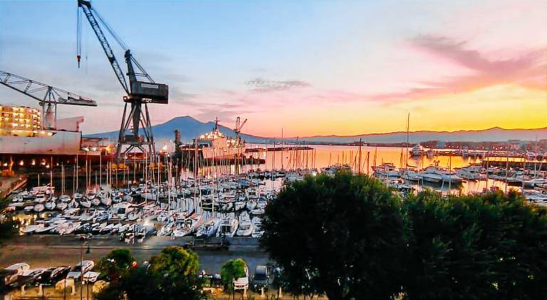 Mare oltre in Castellammare di Stabia