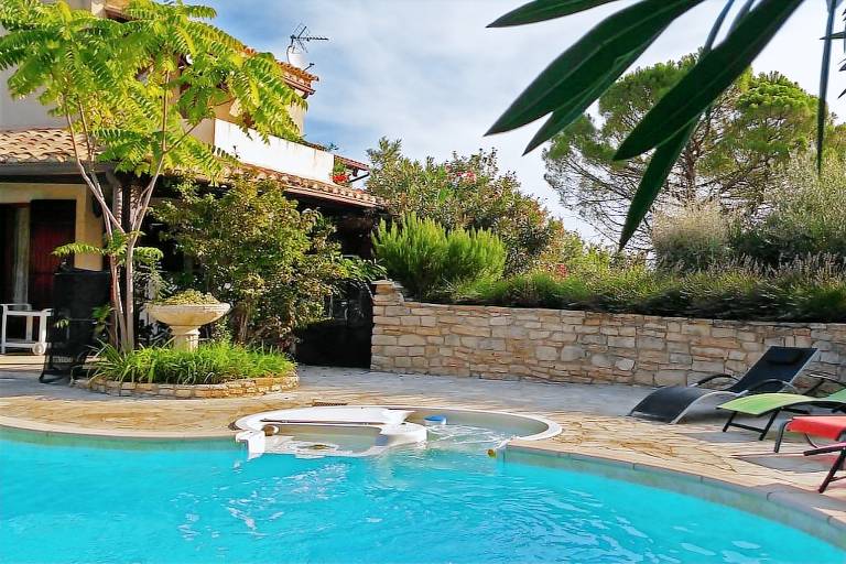 Vacation home with patio, garden & pool — photo 3