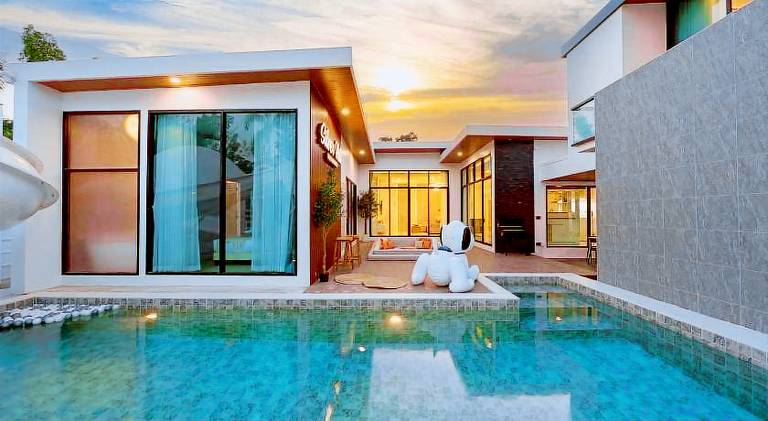 Villa with pool & hot tub | Pets allowed — photo 3