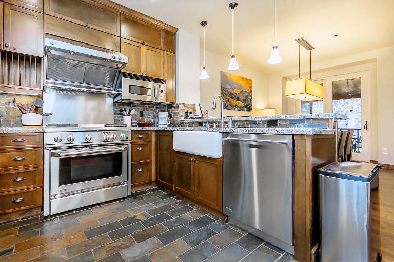 Woodwinds 1323 Pet-Friendly, On Sierra Star Golf Course, Garage and Jacuzzi, Luxury Home — photo 4