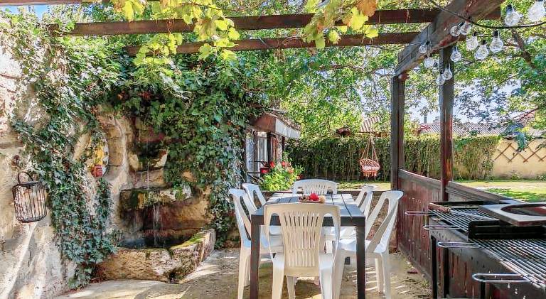 Villa with garden, pool & patio — photo 3