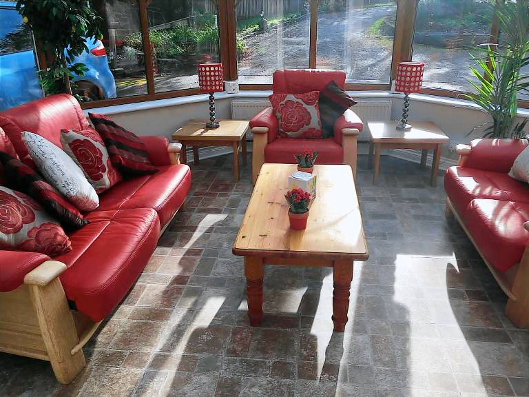 Bungalow with pool, hot tub & sauna | Suitable for remote work — photo 3