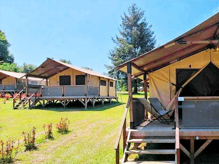 Bungalow with heated pool & patio — photo 3