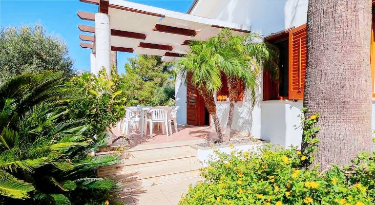 Villa with pool & hot tub | Pets allowed — photo 5