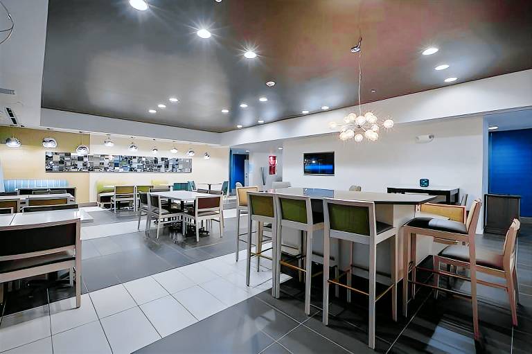 Holiday Inn Express & Suites Carlisle By IHG — photo 4