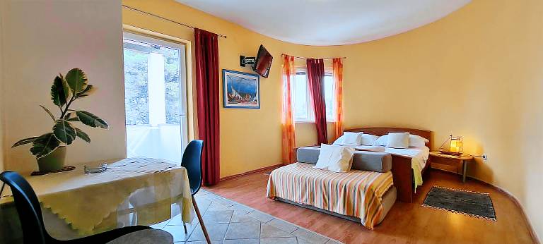 Apartment with pool & patio | Sea view — photo 3