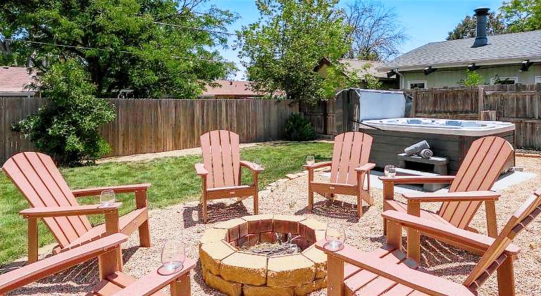 Lovely vacation home with jacuzzi | Pets are welcome — photo 5