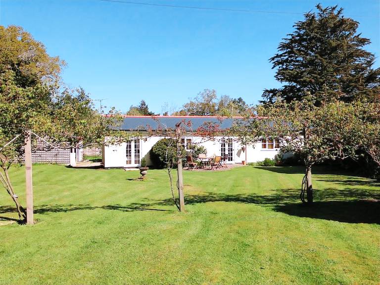 Cottage Burley