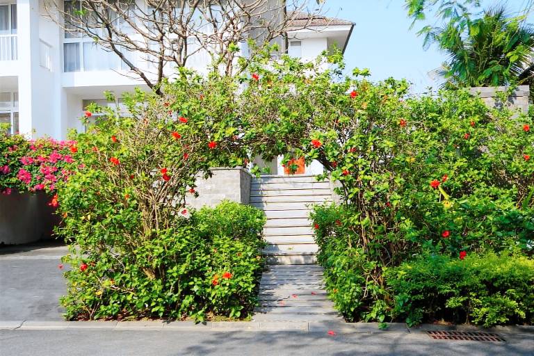 Villa with pool & garden — photo 4