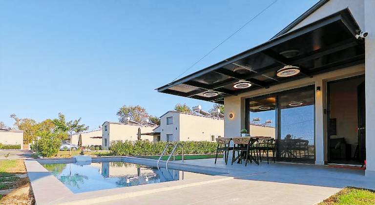 64 m&sup2; Villa