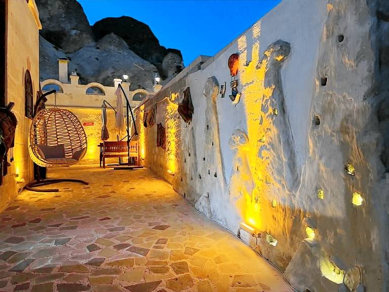 Beautiful house with yard, jacuzzi & patio | Pets allowed in Ürgüp