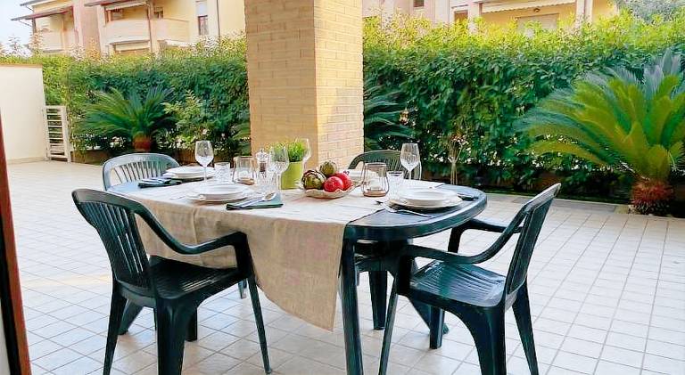 Vacation home with 2 rooms for 5 persons in Giulianova