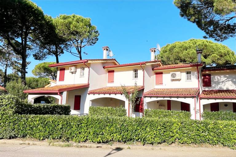 Children-friendly nice holiday apartment with yard, pool & terrace | Garden view | Pets are welcome — photo 5