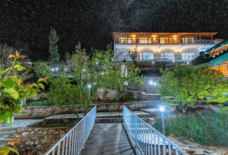 Shree Parijat Resort - Luxury Resort in Mukteshwar in Almora