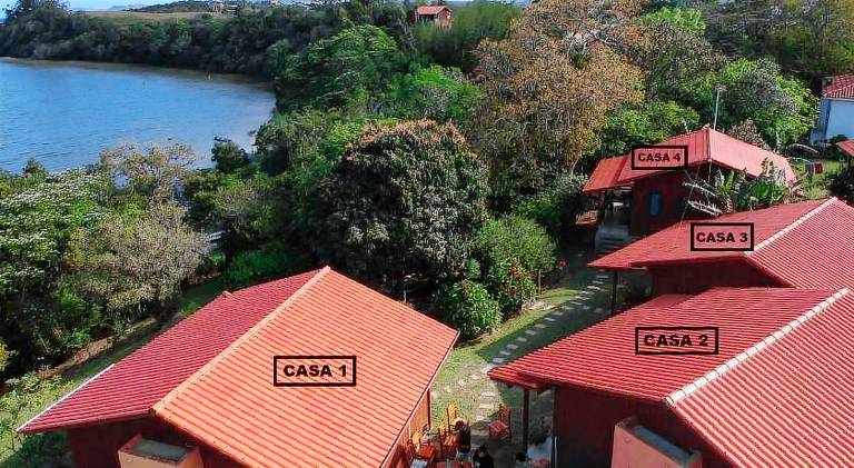 Lodge with garden, terrace & barbeque in Imbituba