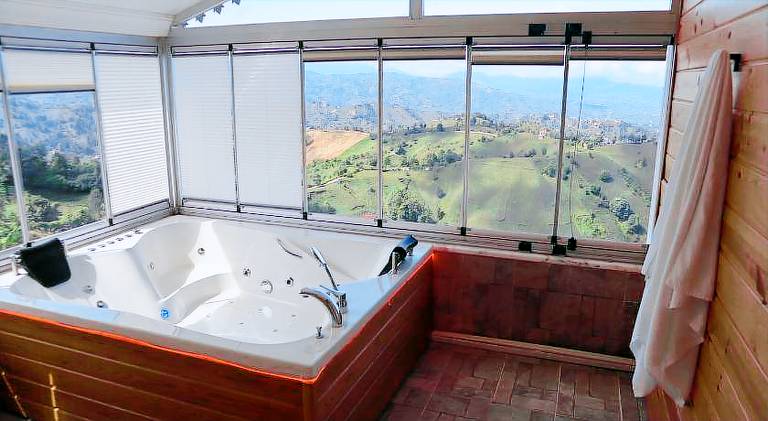 Villa with terrace, garden & jacuzzi — photo 4