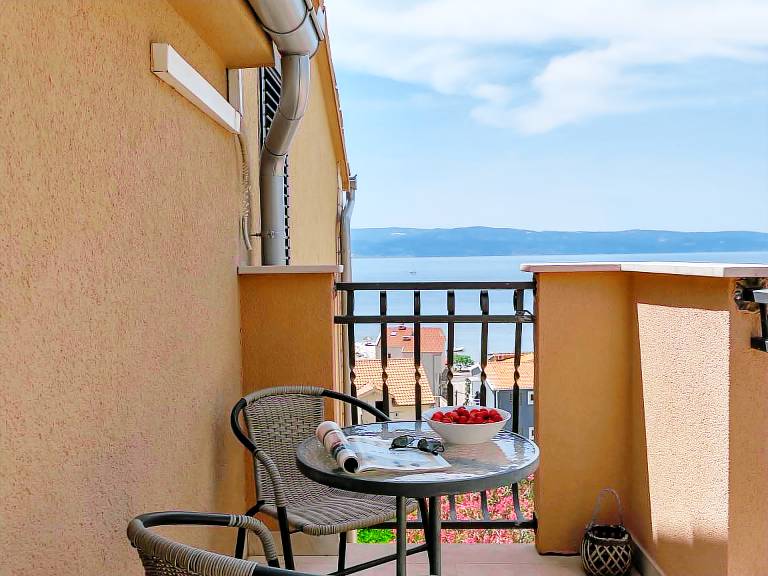 Private room with patio, grill & yard | Beach nearby | Pets are welcome — photo 2