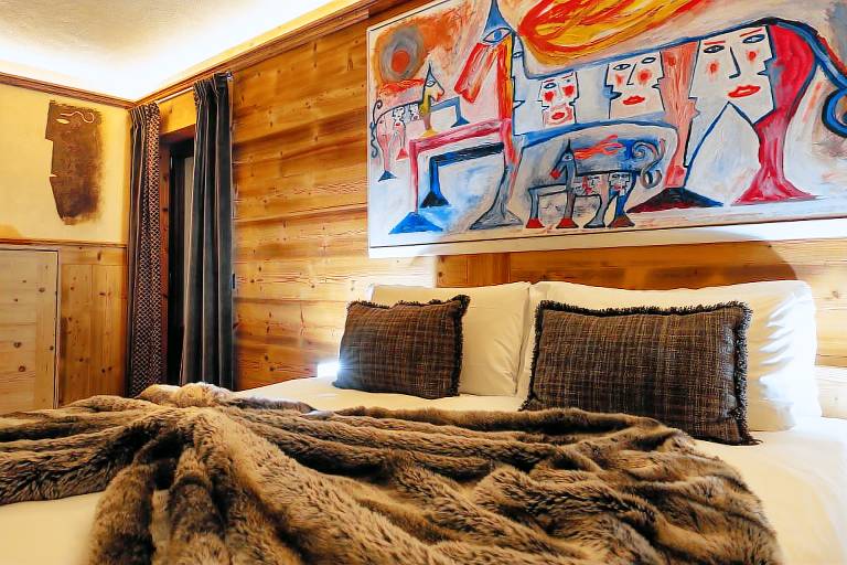 BILOCALE WOOD CABIN