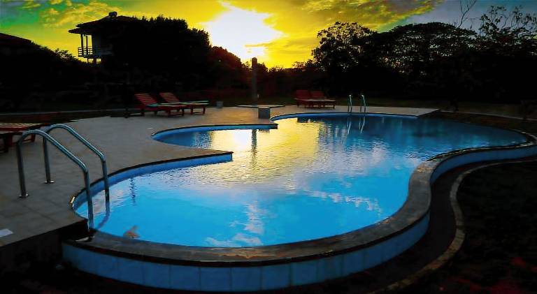 Lake Villa Resort