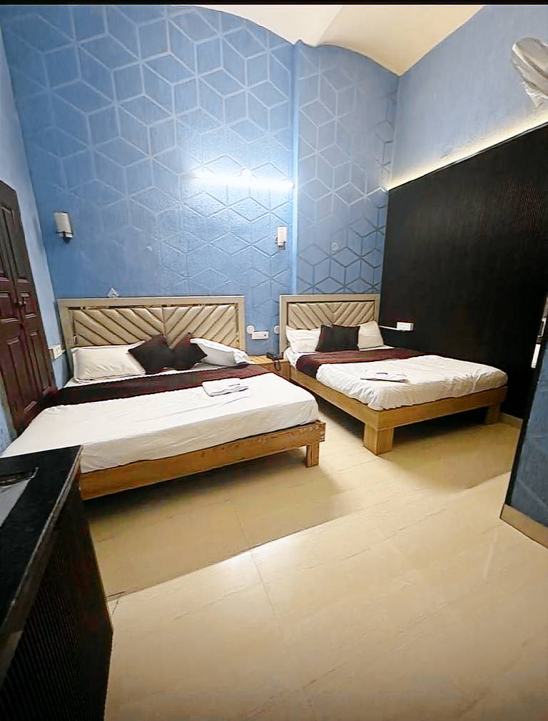 Wood yard villa 300mtrs from golden temple — photo 3