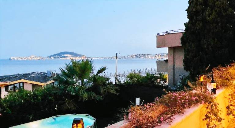 Holiday apartment with pool — photo 2