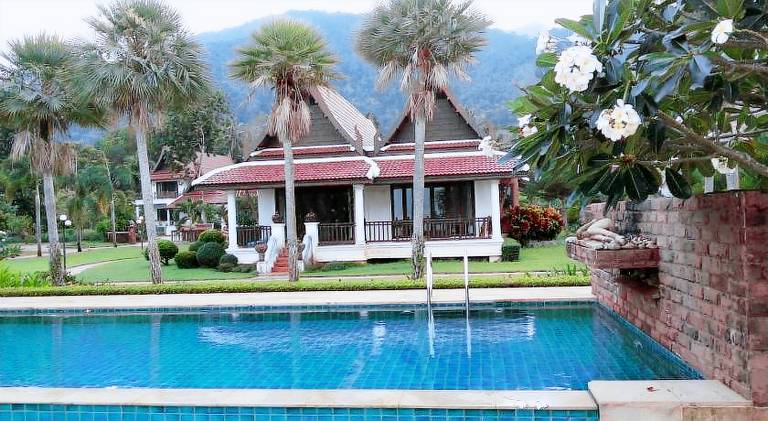 Gardenia Oceanfront Villa in Ko Chang
