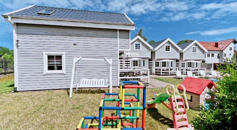 Lodge with barbeque, garden & patio — photo 3