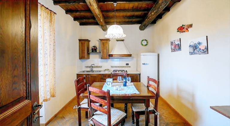 Apartment with garden, grill & patio — photo 5