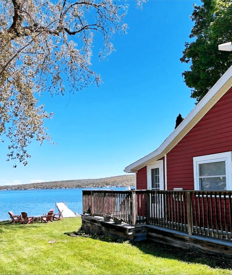 House Conesus Lake