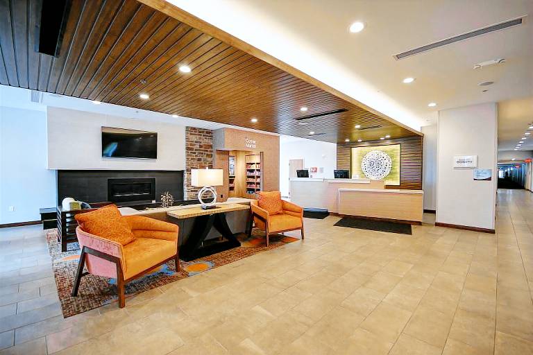 Fairfield by Marriott Inn & Suites Milwaukee North — photo 3