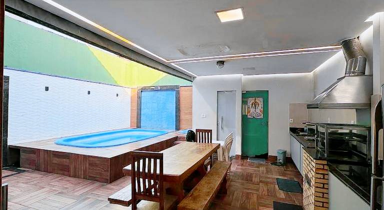 Vacation home with pool in Belém