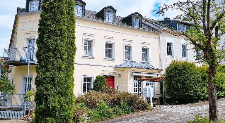 Holiday apartment with yard & patio in Bad Elster