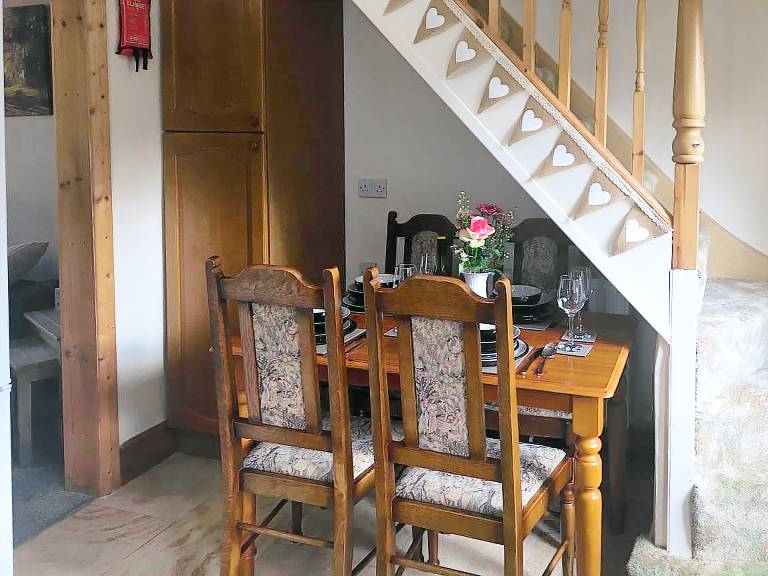 Family-oriented cottage with yard | River view | Dogs allowed — photo 5
